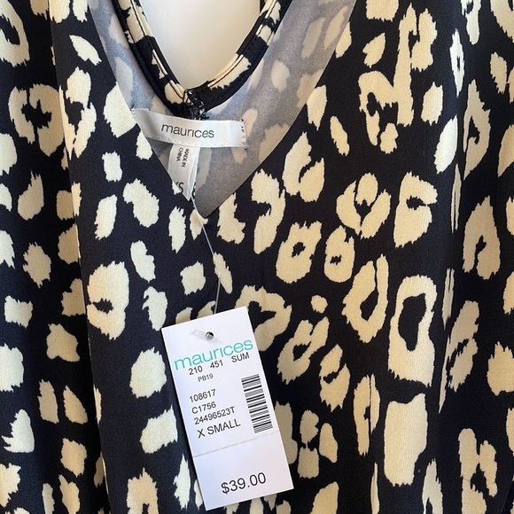 NWT Animal Print V-Neck Romper Sz XS - Picture 5 of 7